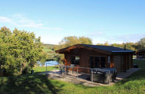 Somerton Ski Chalet | Viaduct Fishery Lodges