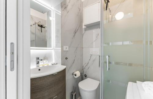 Guastalla Apartment | ViaOrtiSuite Pta Romana WiFi & A-C 12 min to Duomo