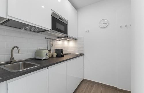 Guastalla Apartment | ViaOrtiSuite Pta Romana WiFi & A-C 12 min to Duomo