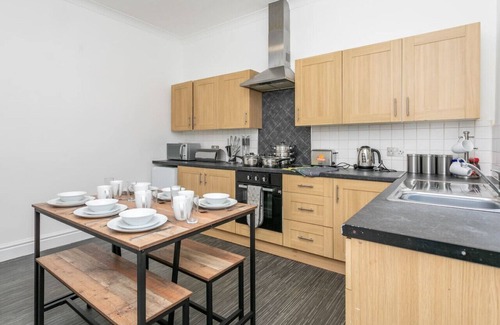 Rossendale House | Victoria Parade - Elegant and sophisticated fully equipped home