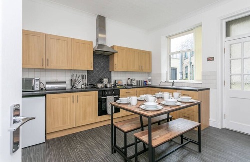 Rossendale House | Victoria Parade - Elegant and sophisticated fully equipped home