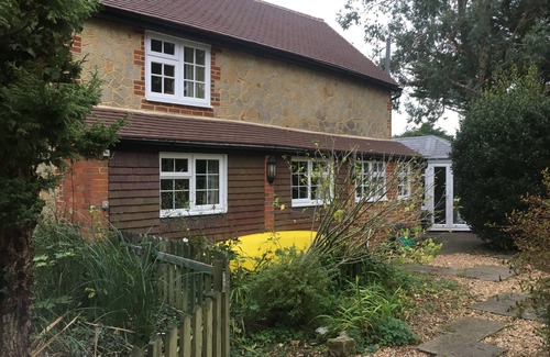 Liss Cottage | Victorian Stable House with attractive vaulted ceiling , Southdowns.