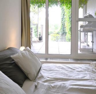 Troja Apartment | ViDa Prostorný 220 m2 3BR Apartmán s Krbem a Zahradou, Ideální pro Rodiny