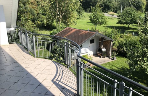 Weidenberg Apartment | Viel Platz, für die ganze Familie.nMitten im Grünen aber ganz nah an Bayreuth.