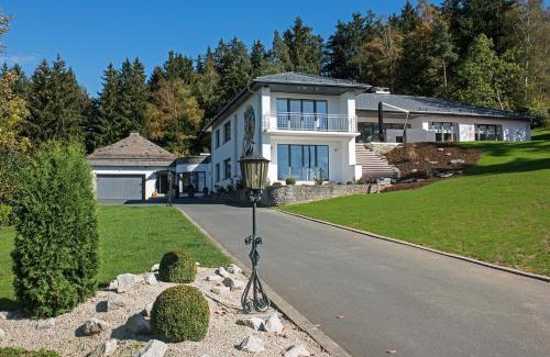 Schauenstein Apartment | View & Garden Villa Schauenstein