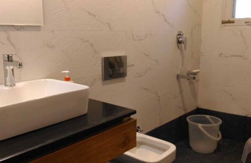 Shimla Apartment | Views from top of Shimla, 600 M from the Mall Road and The Ridge, Drive - in