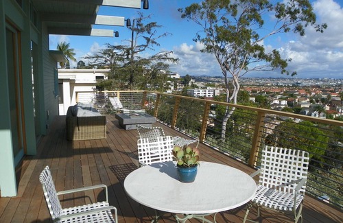 Roseville - Fleet Ridge House | VIEWS! VIEWS! VIEWS! 4 Master Suites 5 Star Architectural Designer with Spa