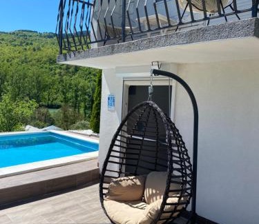 Rogatica House | Vikendica sa bazenom