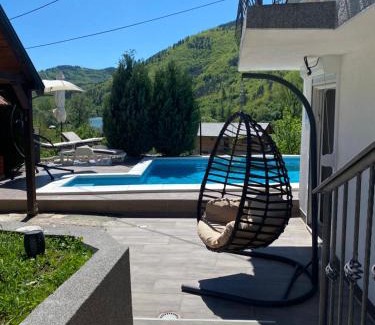 Rogatica House | Vikendica sa bazenom