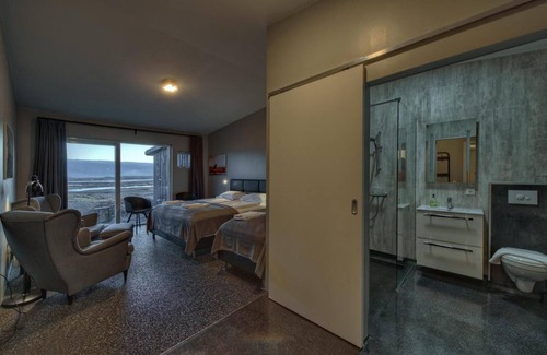 Hofn House | Viking Café Guesthouse