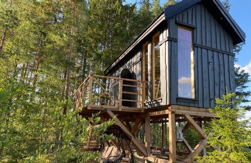 Pedvale House | Viking house in the tree! Jacuzzi, Sauna,apkure!