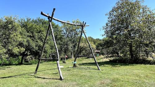 Marga Villa | Vila ATX - Cabană Alpina din Lemn în Inima Naturii Relaxare în Natură Liniște, Râu, Foișor și Spațiu pentru Joacă