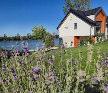 Cerevic Villa | Vila Fina