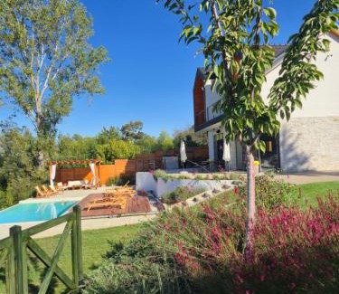 Cerevic Villa | Vila Fina