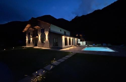 Jina House | Vila Mișu