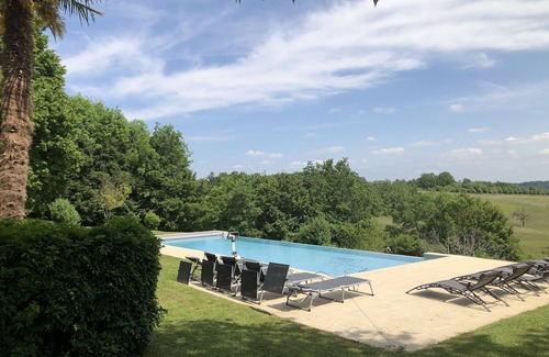 Saint-Felix-de-Bourdeilles Villa | Villa Le Creyssac - 8 people - Magnificent garden and swimming pool