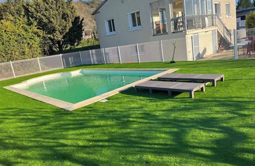 Vallon-Pont-d'Arc Villa | VILLA 14 Pers. Private pool, pétanque, terrace. 1km from Vallon center