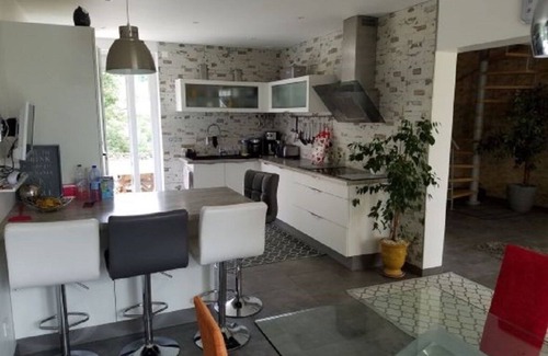 Verdun-en-Lauragais Villa | Villa 4 bedrooms/4 bathrooms - 9 pers. - Swimming pool - Nice amenities - Green setting