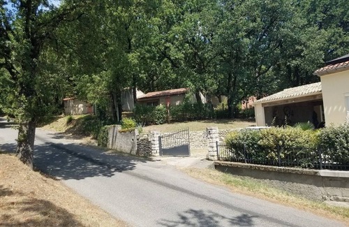 Verdun-en-Lauragais Villa | Villa 4 bedrooms/4 bathrooms - 9 pers. - Swimming pool - Nice amenities - Green setting