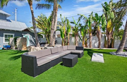 Holmes Beach Villa | Villa #7 AMI Lime Fish