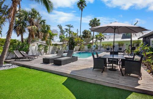 Holmes Beach Villa | Villa #7 AMI Lime Fish