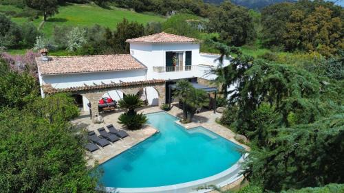 Tavaco Villa | Villa A CASA DI FICU à 14kms d'Ajaccio et des plages avec Piscine Jacuzzi Pétanque Sans vis à vis