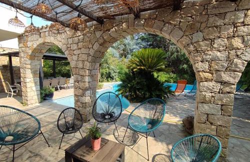 Tavaco Villa | Villa A CASA DI FICU à 14kms d'Ajaccio et des plages avec Piscine Jacuzzi Pétanque Sans vis à vis