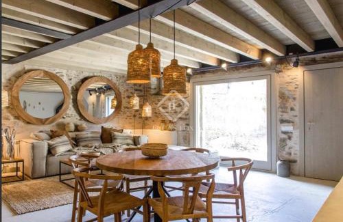 Age Villa | Villa Age con chimenea