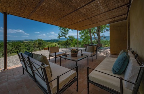 Buonconvento Villa | Villa Aiale – Tuscany Villa with Pool for 12-14 Guests, Comfort & Privacy