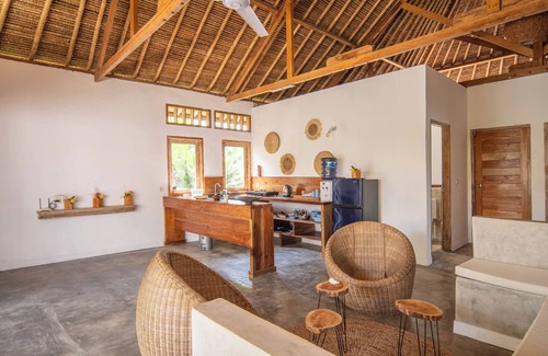 Selong Belanak Villa | Villa Alang Alang with private Pool & Garden