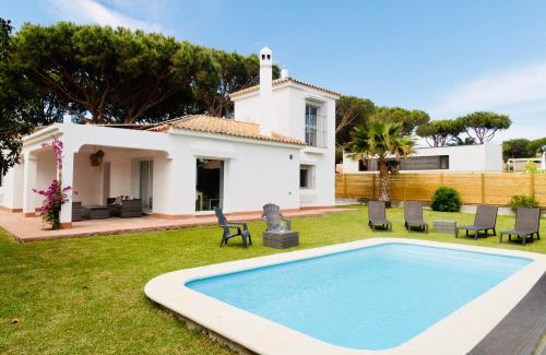 Cabo Roche Villa | Villa Alemania Chalet Independiente con Piscina en Urbanización Roche Conil Cádiz Andalucía España