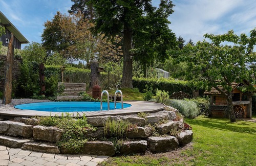 Bottingen Villa | Villa 'Am Solberg' with Private Pool, Private Terrace and Wi-Fi