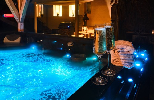 Bottingen Villa | Villa 'Am Solberg' with Private Pool, Private Terrace and Wi-Fi