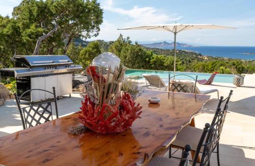 Liscia di Vacca Villa | VILLA AMIRA Porto Cervo con vista Mozzafiato sul Mare,Piscina Privata,WELLNESS & SPA