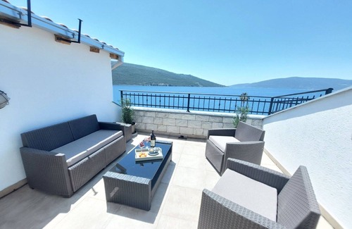 Kumbor Apartment | Villa Apartments Kumbor President - Three Bedroom Apartment With Sea View (Astarea)