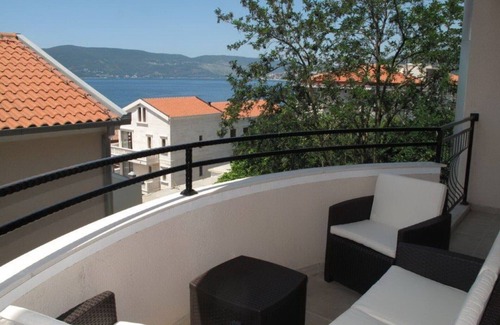 Kumbor Apartment | Villa Apartments Kumbor President - One Bedroom Apartment With Sea View (Porto)