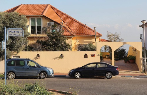 Nof Kinneret Apartment | VILLA apt; PANORAMA VIEW - SEA OF GALILEE; 30 min to all attractions; for family