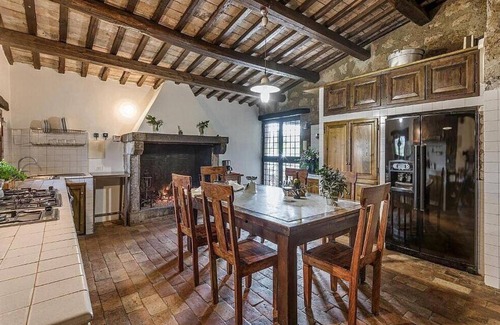 Vitorchiano Villa | Villa Armenide: A splendid seventeenth-century three-story historical villa located on top of a small hill.