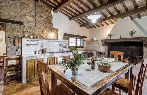 Vitorchiano Villa | Villa Armenide: A splendid seventeenth-century three-story historical villa located on top of a small hill.