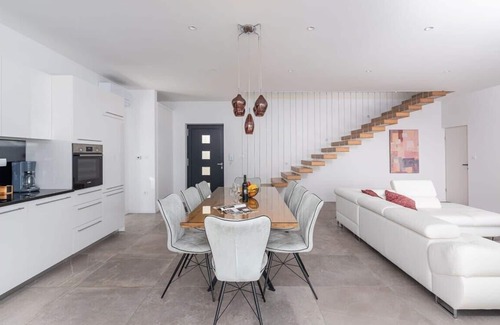 Ripenda Kosi Villa | Villa Atrium with heated pool, sea view & jacuzzi