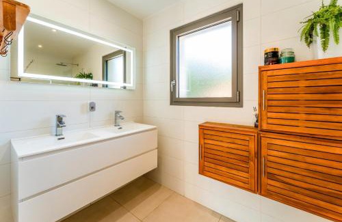 Russan Apartment | Villa Au Bord Du Gardon