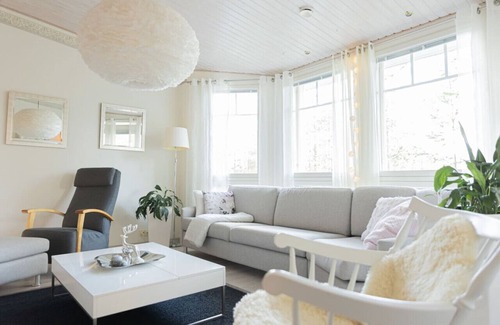 Sinetta House | Villa Aurora Sinettä by BookLapland