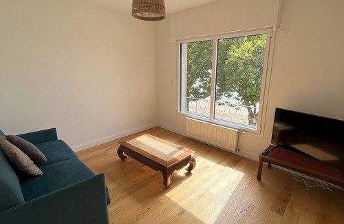 Saint-Nazaire Apartment | Villa Aziliz - Appartement Vue Mer et Terrasse vue Jardin