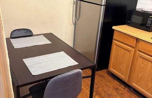 Historic Tennis Club Villa | Villa B - a cozy studio with kitchen a minute away from downtown Palm Springs!