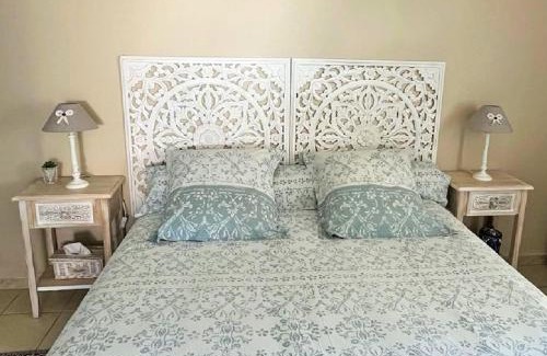 Saint-Paul-et-Valmalle House | " Villa Belle Vue" Chambre indépendante et Cuisine d'été