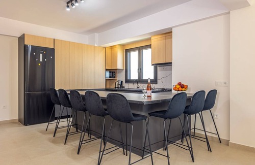 Gouvai Apartment | Villa Bella with Jacuzzi