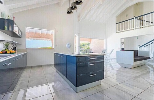 Pointe-Noire House | VILLA BETWEEN SEA AND MOUNTAIN