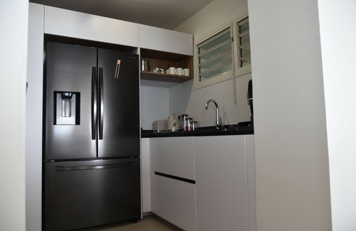 Perinet Villa | Villa Cachette Luxe Piscine à Débordement vue mer