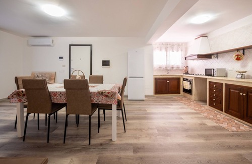 Torre Colonna-sperone Villa | Villa 'Carola Piano Terra' with Shared Pool, Wi-Fi and Air Conditioning