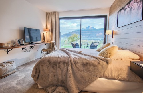 Duingt Hotel | VILLA CAROLINE